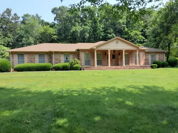 111 Colonial Hills Dr, Chatsworth, GA 30705