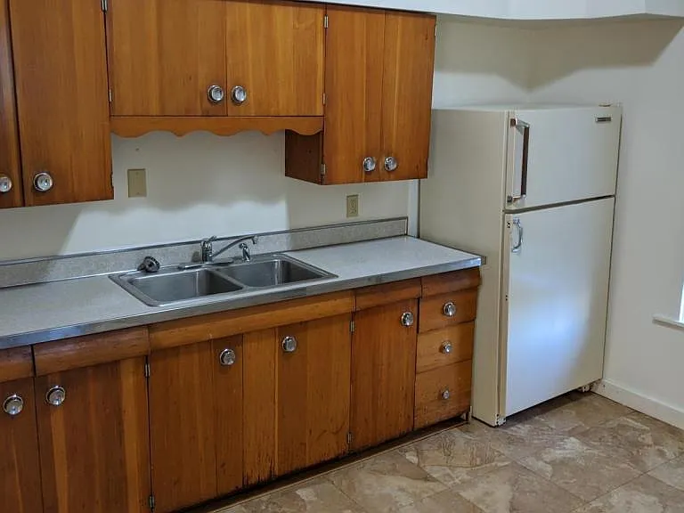 904 Vine St — Photo 24
