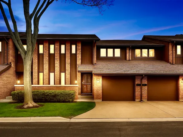 1226 Beau Dr, Park Ridge, IL 60068