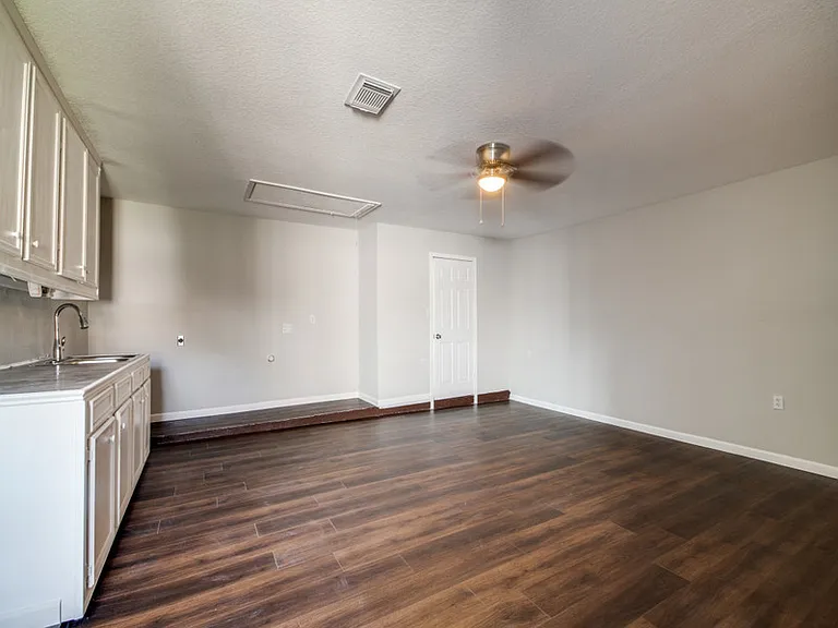 287 Eldon St #1 — Photo 15