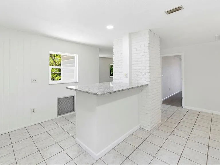 5136 68th St N #B — Photo 13