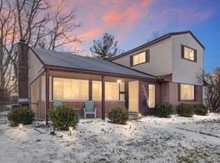 32105 Wyoming St, Livonia, MI 48150