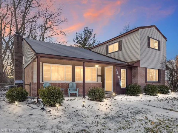 32105 Wyoming St, Livonia, MI 48150