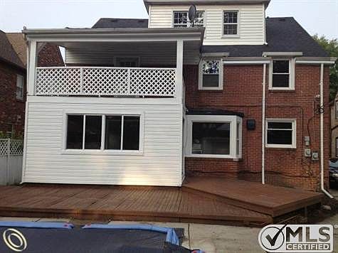 17556 fairfield rear.jpg