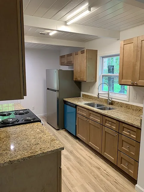 1 bed, 1.5 bath, 750 sqft, $1,250 — Photo 2