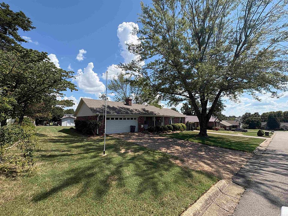 1st image of 2 Marlaine Cir