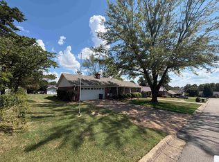 2 Marlaine Cir, Searcy, AR 72143