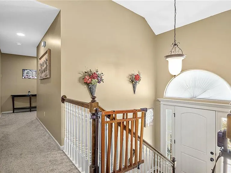 1903 Lake Dr — Photo 12