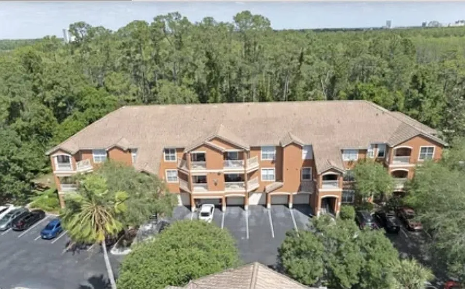 8824 Villa View Cir #108