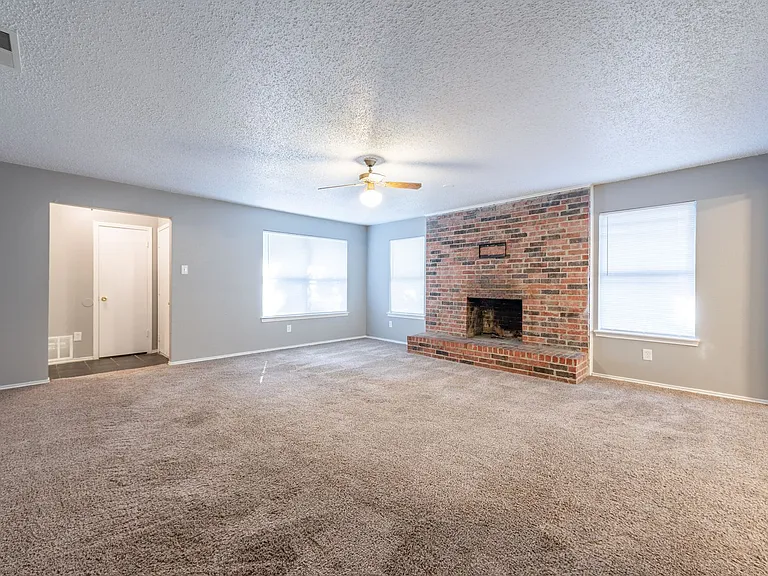4605 & 4607 Menzer Rd — Photo 14