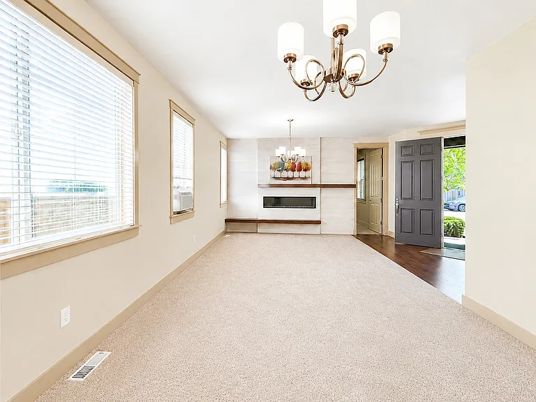 18626 37th Dr SE — Photo 6