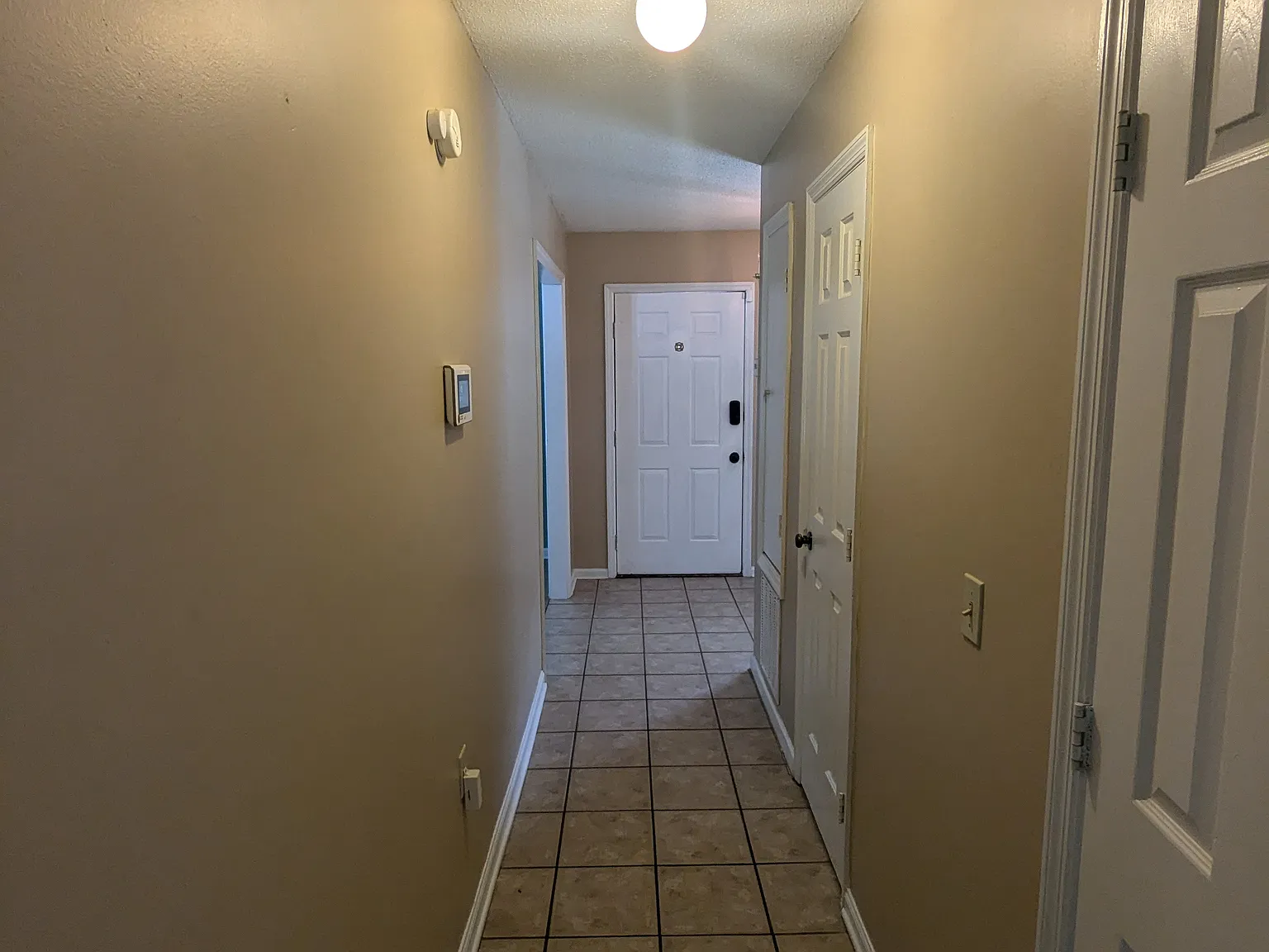 1410 Brittney Ln — Photo 4