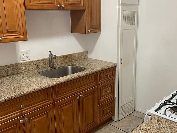 4th image of 4961-4967 Coronado Ave #4963