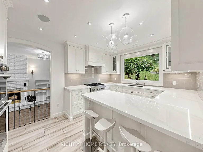 67 Bonnyview Dr — Photo 11