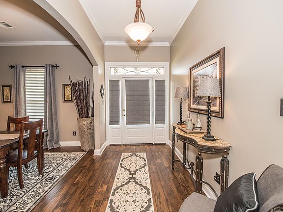 2nd image of 100 Wildflower Ln