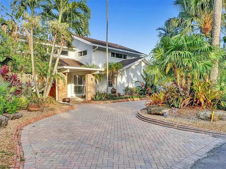 2120 SW 28th Way — Photo 70