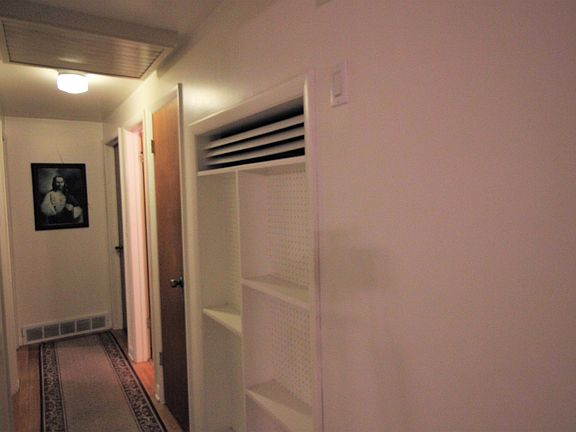 4th image of 1334 W Park Hill Dr