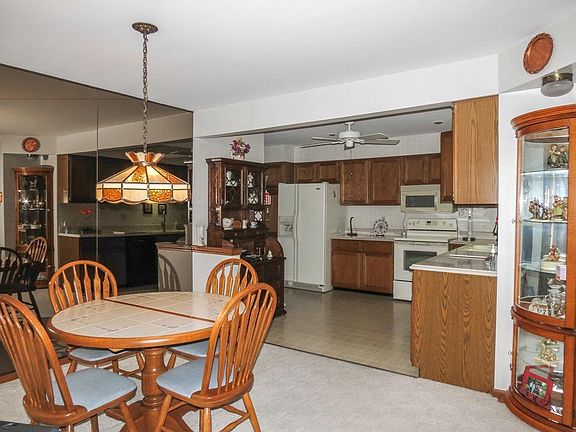 5th image of 37564 N Laurel Park Dr