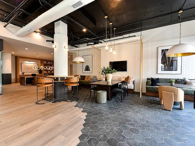 Avana on Main — Photo 33