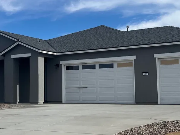 714 Rose Ln, Fernley, NV 89408