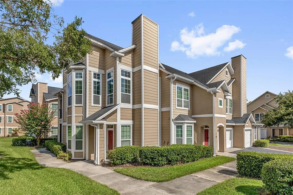 2 bed, 2.0 bath, 1158 sqft, $1,800 — Photo 3