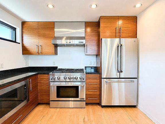 3rd image of 1830 NW Riverscape St APT 403