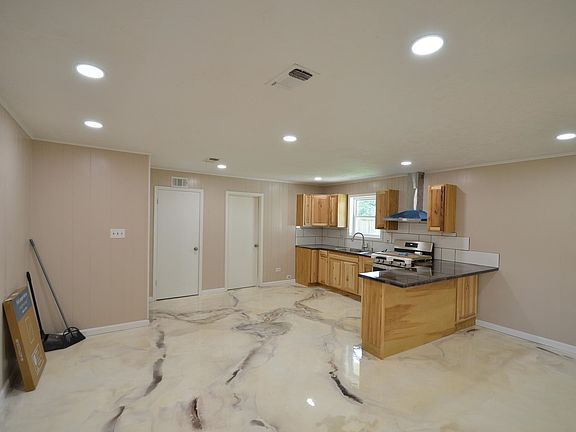 4th image of 600 Prevost Dr