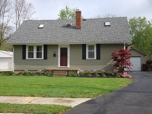 1st image of 284 Mary Ave