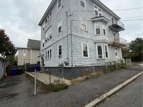 16 Opper St APT 3, Providence, RI 02904