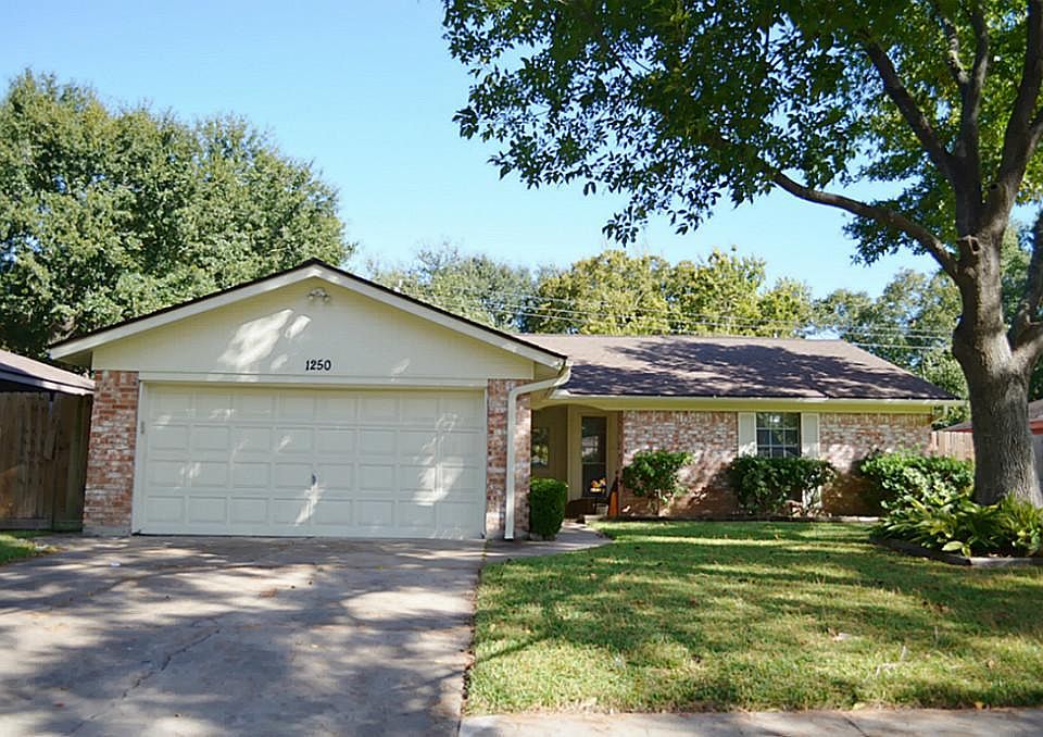 1st image of 1250 Ravenscourt Dr