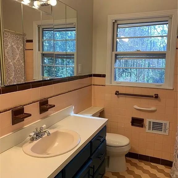 1203 Biltmore Dr — Photo 12