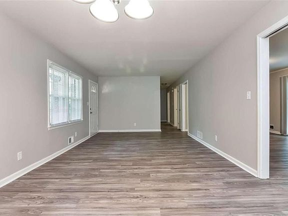 5th image of 2618 Treadway Dr