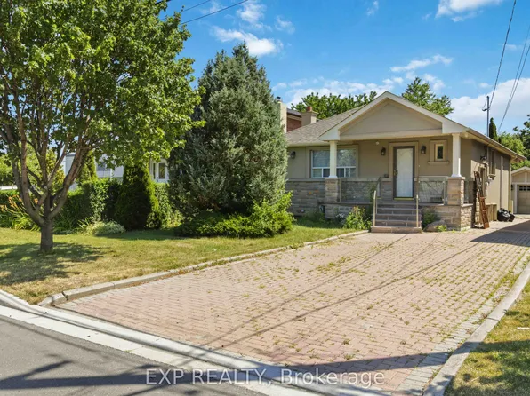 133 Cornelius Pkwy, Toronto, ON M6L 2K7
