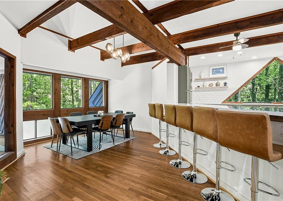 18th image of 2965 Pond View Ct