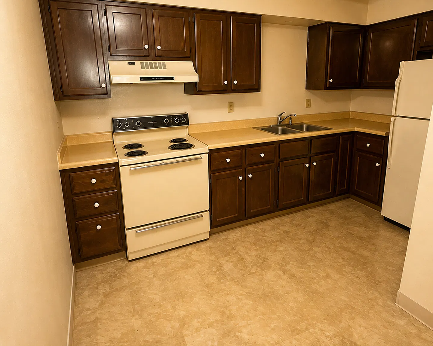 Plymouth Road Apartments — Photo 1