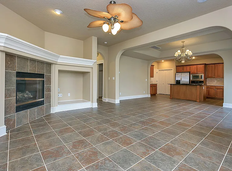 12649 NW Bayonne Ln — Photo 3