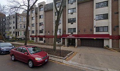 1st image of 541G W Oakdale Ave #521
