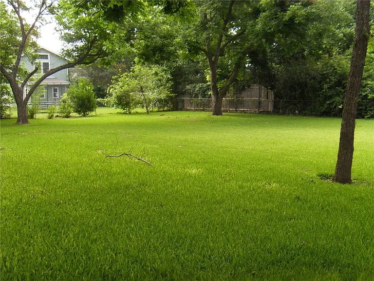 5409 Woodview Ave — Photo 3