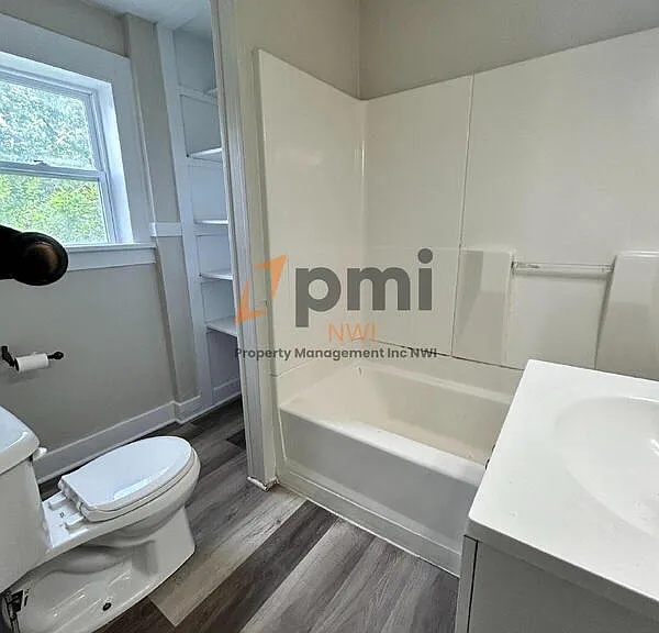 215 Lafayette St #1 — Photo 8