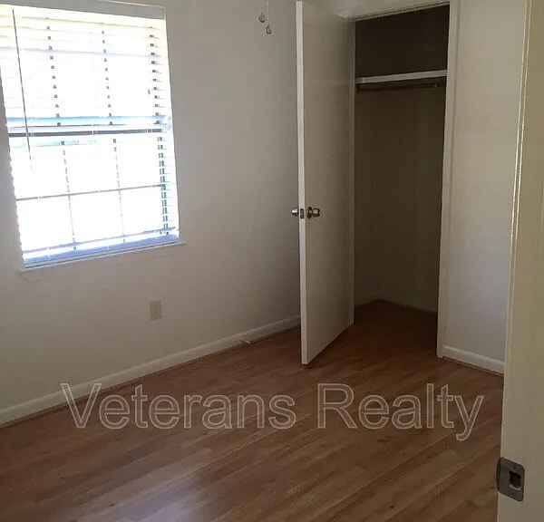 867 Vee St — Photo 9