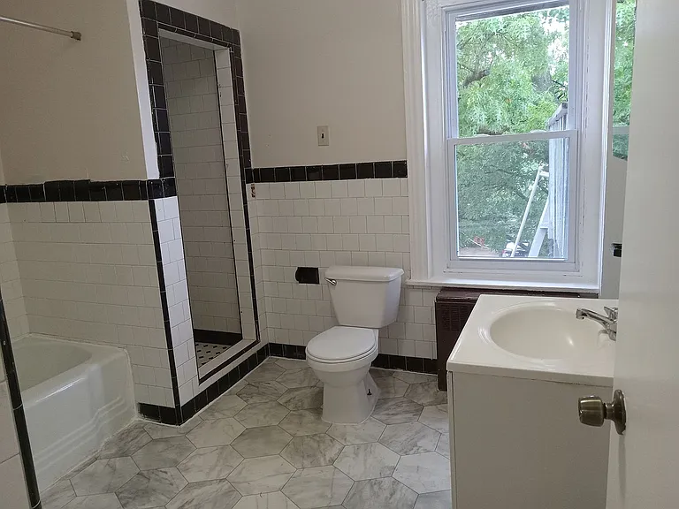 52 N Pearl St — Photo 9