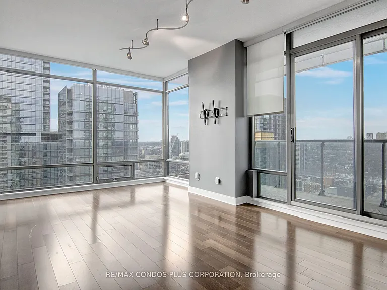 18 Yorkville Ave #2505 — Photo 16