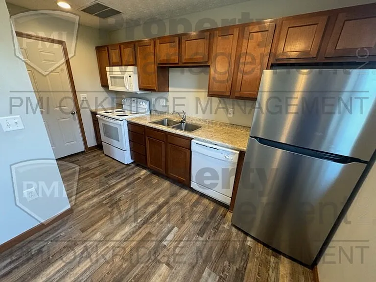771 Meadow Glen Ave — Photo 7