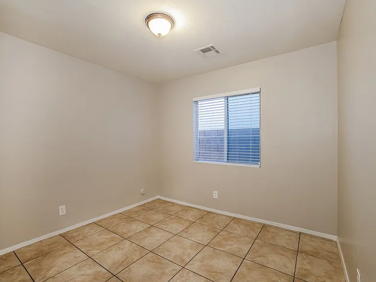 2904 W Sunland Ave — Photo 13