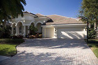 1st image of 916 Cypress Cove Way