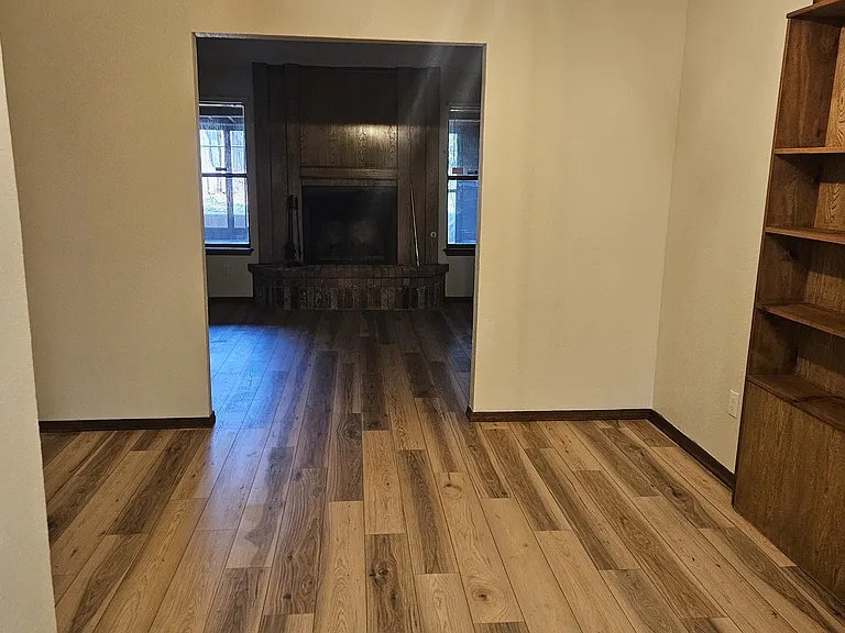 2705 Martin Ln — Photo 2