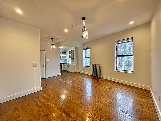 1st image of 505 E 22nd St APT 4R