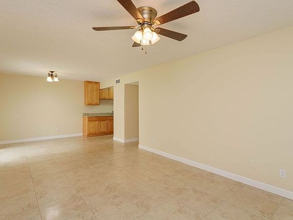5th image of 829 E Wildmere Ave #861-101