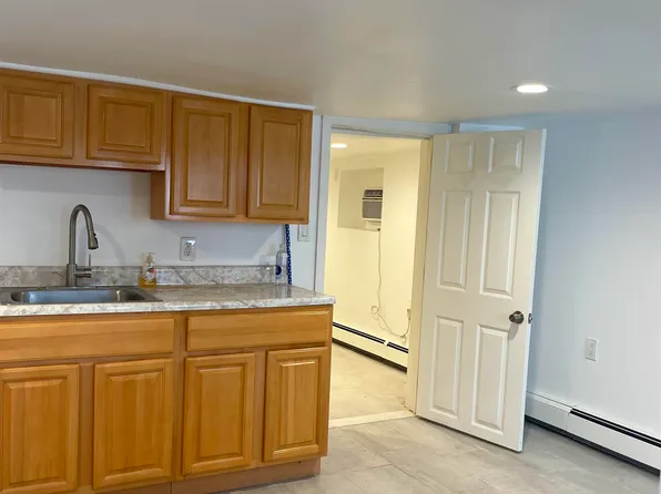 526 42nd Street image 12 of 18