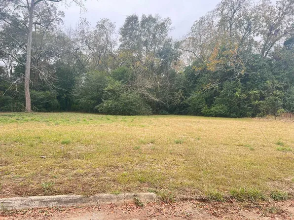 9th Ave, Florala, AL 36442